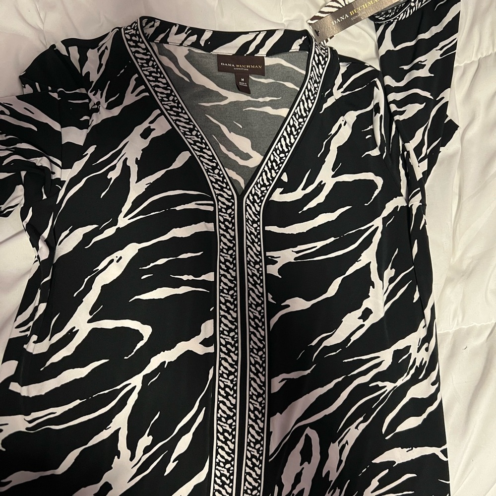 Dana Buchman Black 3/4 Sleeve Graphic Blouse